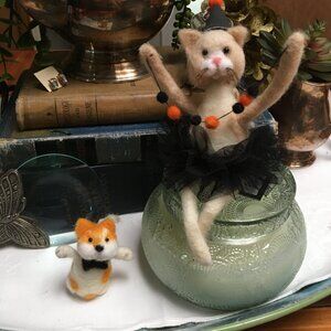 Felted halloween Cat